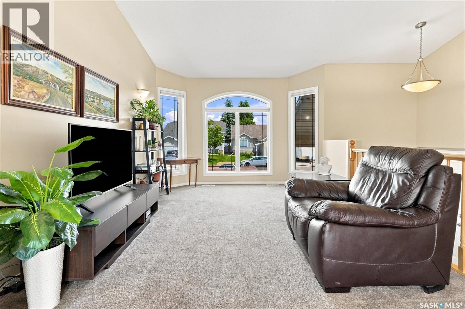 238 Blackburn Crescent, Saskatoon, Saskatchewan  S7V 1E9 - Photo 5 - SK044215
