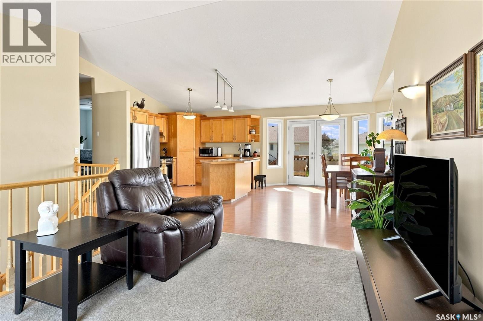 238 Blackburn Crescent, Saskatoon, Saskatchewan  S7V 1E9 - Photo 6 - SK044215