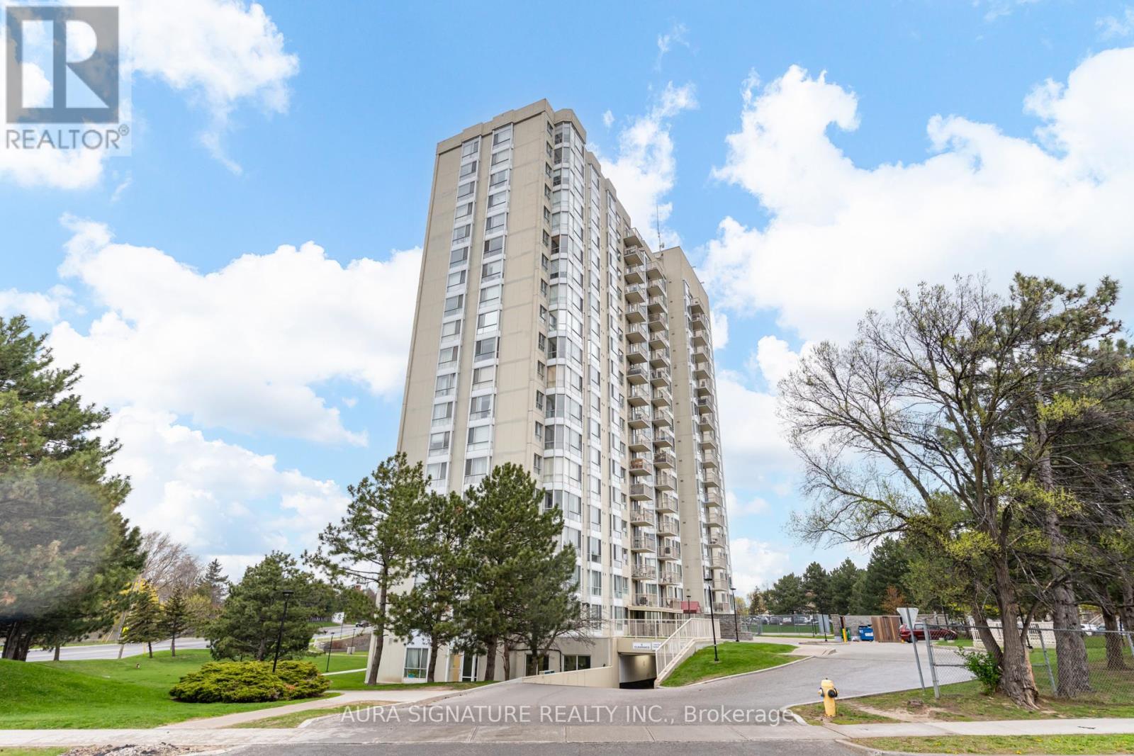 401 - 3077 Weston Road, Toronto, Ontario  M9M 3A1 - Photo 1 - W13628900