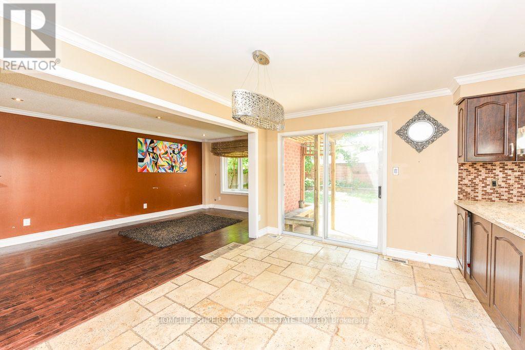2508 Paula Court W, Mississauga, Ontario  L5K 2R5 - Photo 16 - W13628924