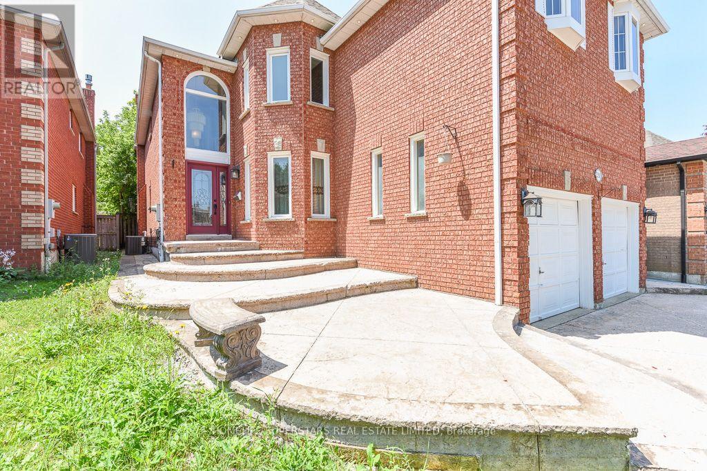 2508 Paula Court W, Mississauga, Ontario  L5K 2R5 - Photo 3 - W13628924