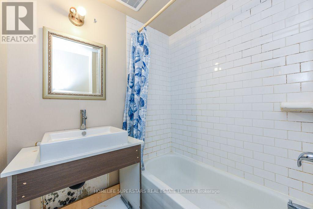 2508 Paula Court W, Mississauga, Ontario  L5K 2R5 - Photo 42 - W13628924