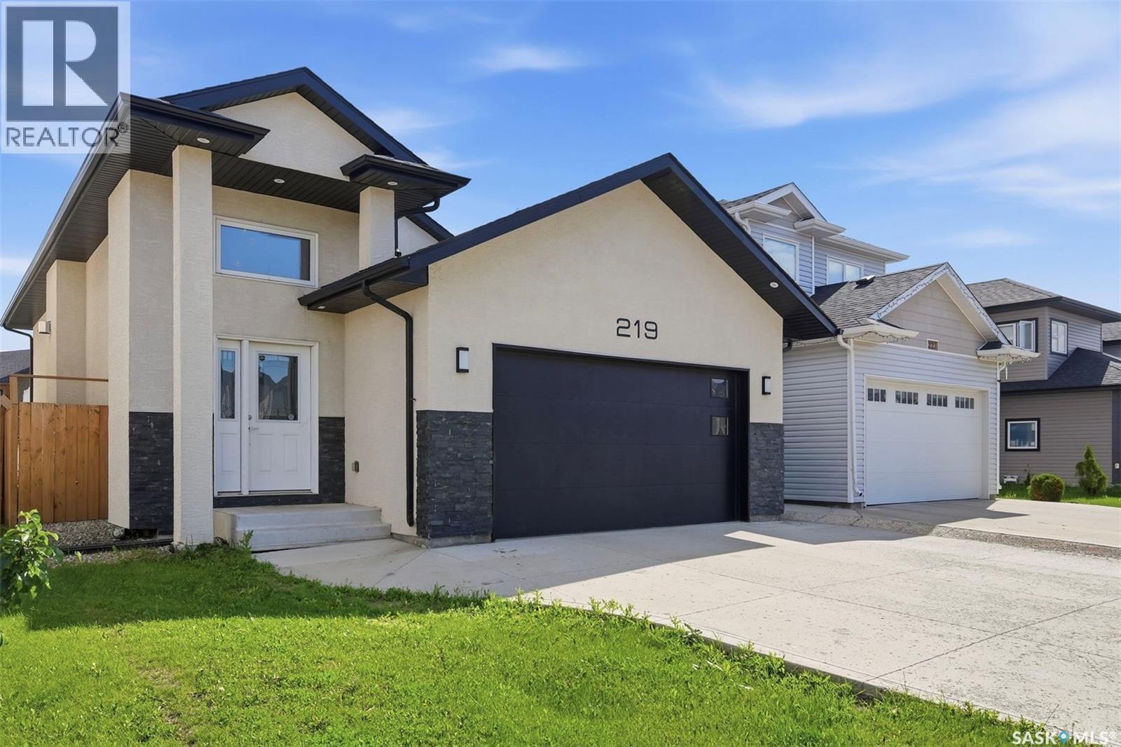 219 ELLS CRESCENT, Saskatoon, Saskatchewan