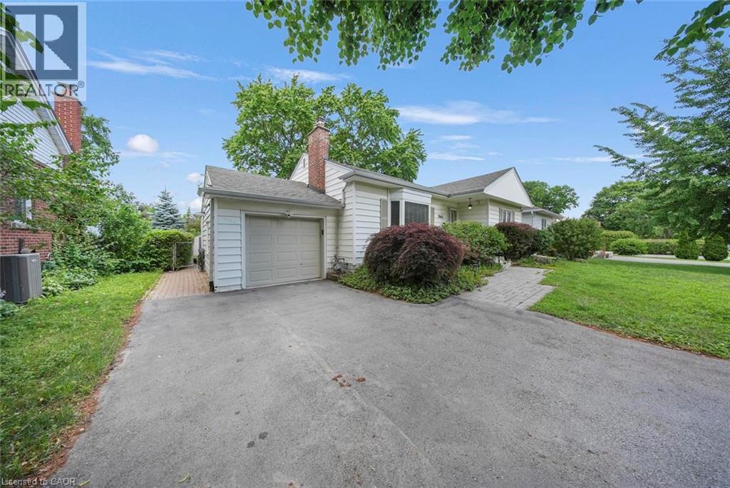 1063 Joan Drive, Burlington, Ontario  L7T 3H3 - Photo 45 - 40849767