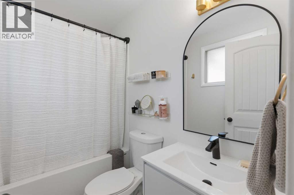 331 Queensland Circle SE, Calgary, Alberta  T2J 4E3 - Photo 24 - A2323397