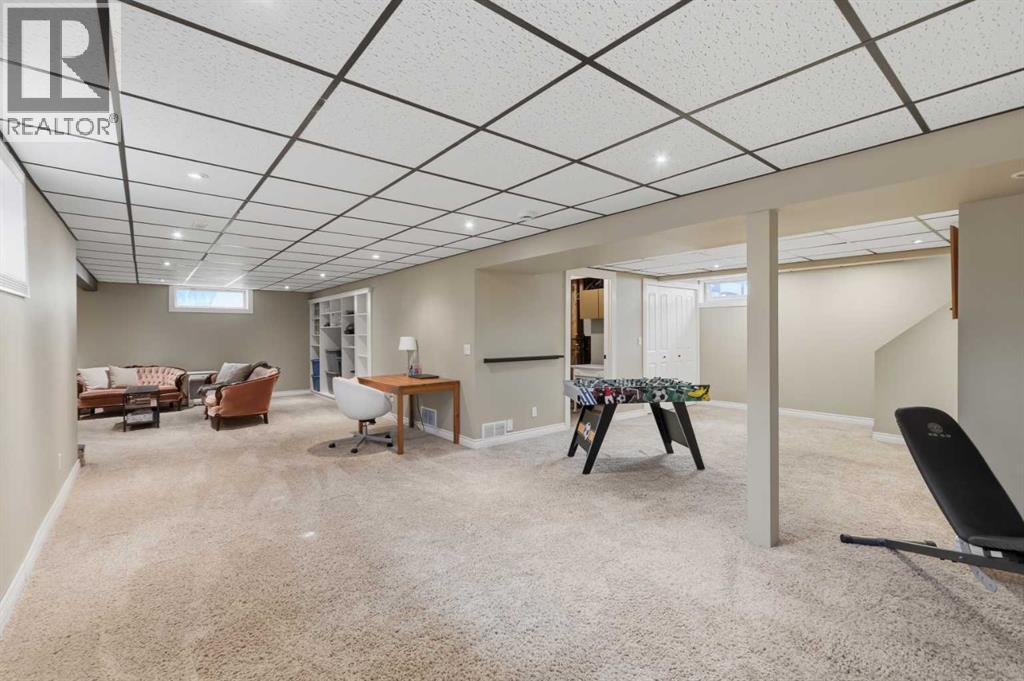 331 Queensland Circle SE, Calgary, Alberta  T2J 4E3 - Photo 31 - A2323397