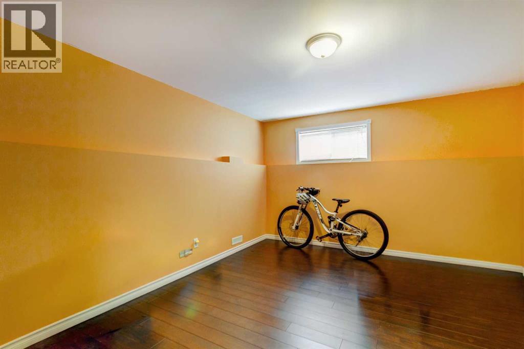 158 Somerset Close SW, Calgary, Alberta  T2Y 3C5 - Photo 24 - A2332754