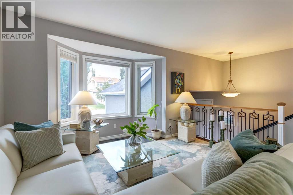 158 Somerset Close SW, Calgary, Alberta  T2Y 3C5 - Photo 3 - A2332754