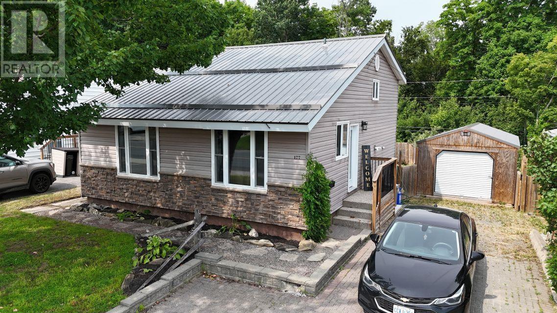 177 Axmith Ave, Elliot Lake, Ontario  P5A 1B9 - Photo 2 - SM262023