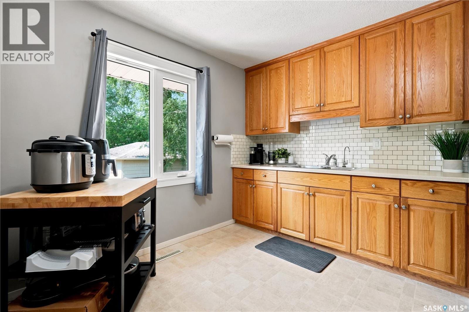 2816 Queen Street, Regina, Saskatchewan S4S 2E4 - Photo 10 - SK044286