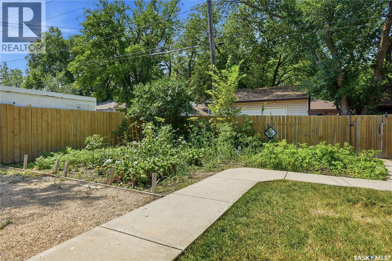 2816 Queen Street, Regina, Saskatchewan S4S 2E4 - Photo 35 - SK044286