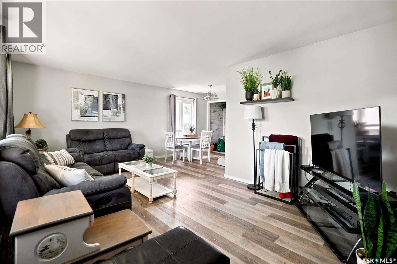 2816 Queen Street, Regina, Saskatchewan S4S 2E4 - Photo 4 - SK044286