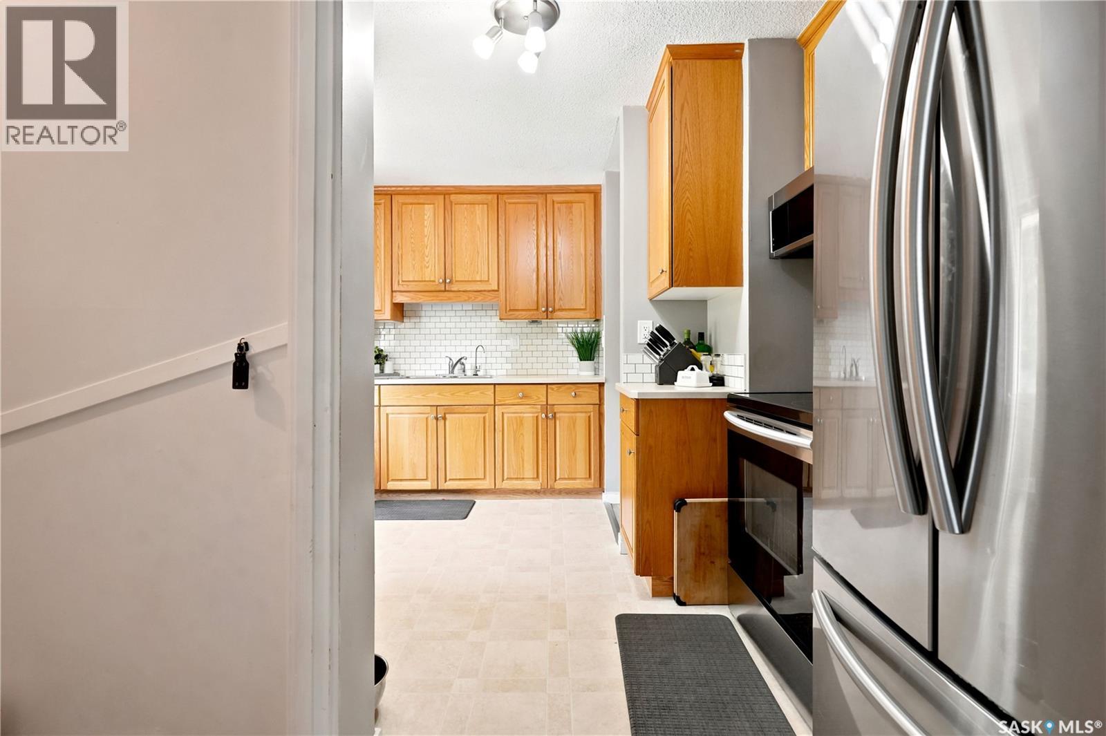 2816 Queen Street, Regina, Saskatchewan S4S 2E4 - Photo 9 - SK044286