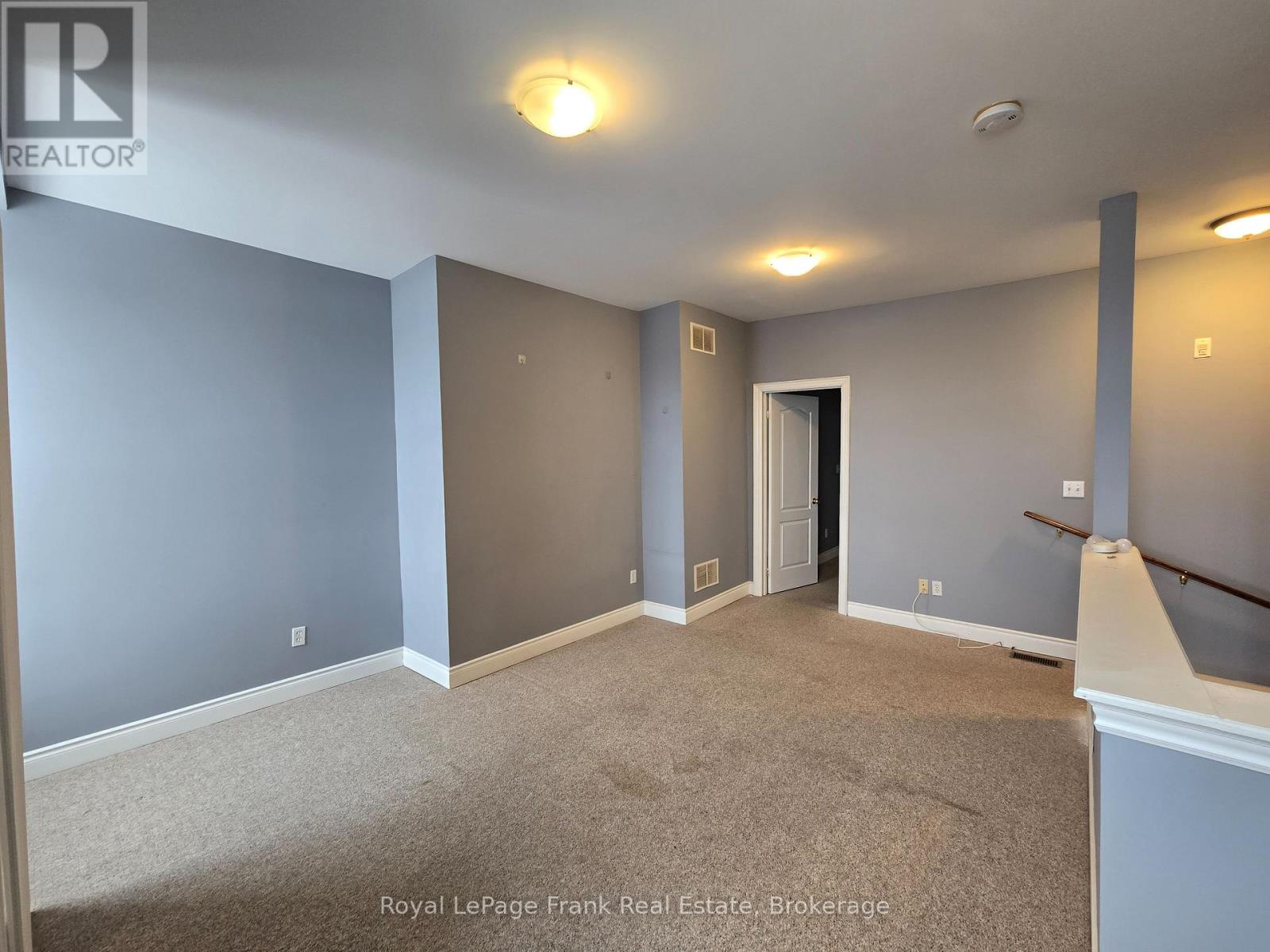 208 - 54 King Street E, Clarington, Ontario  L1C 1N3 - Photo 5 - E13628942