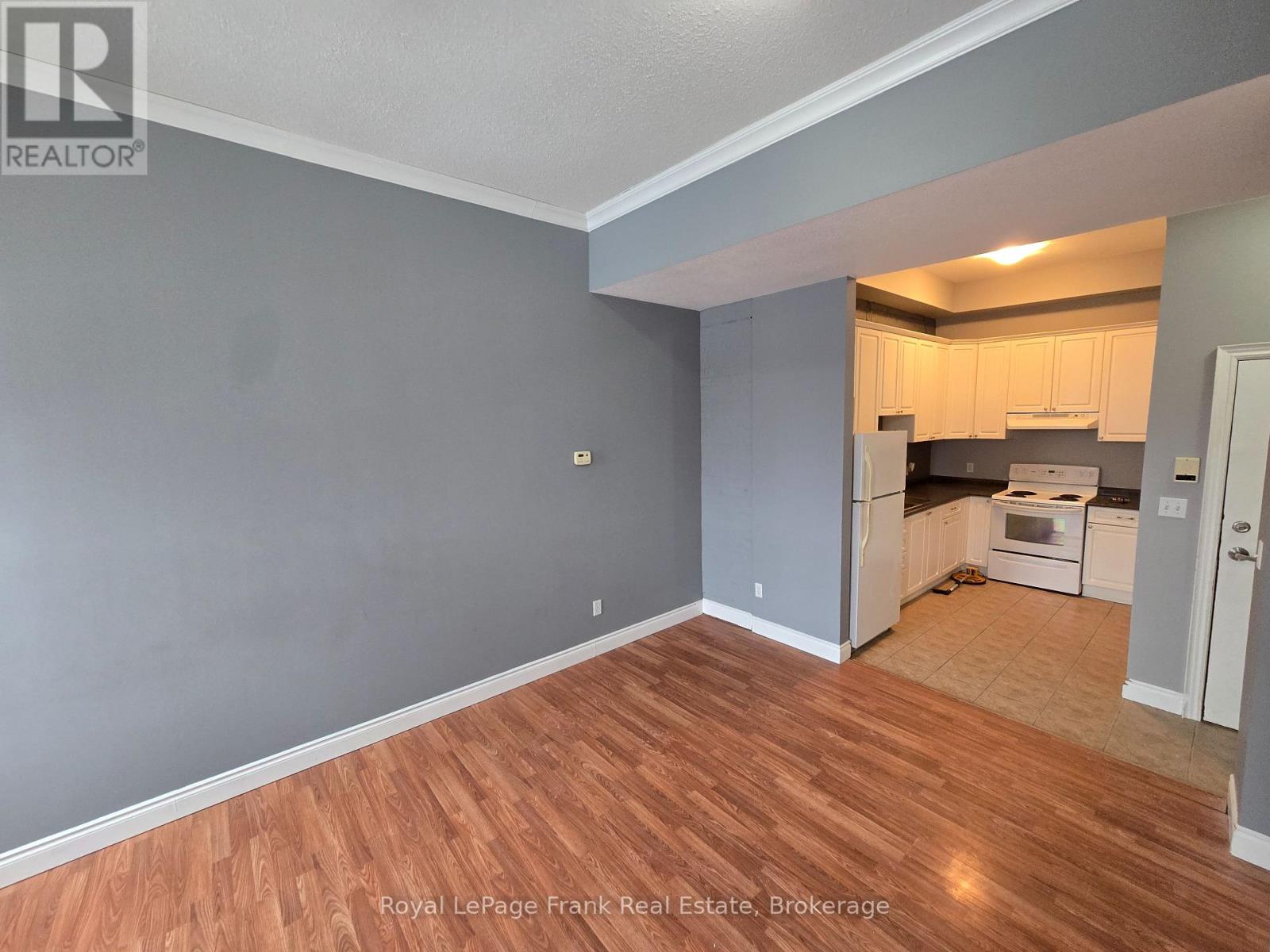 208 - 54 King Street E, Clarington, Ontario  L1C 1N3 - Photo 6 - E13628942