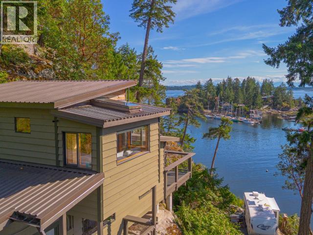 9951 FINN BAY RD, Powell River, British Columbia