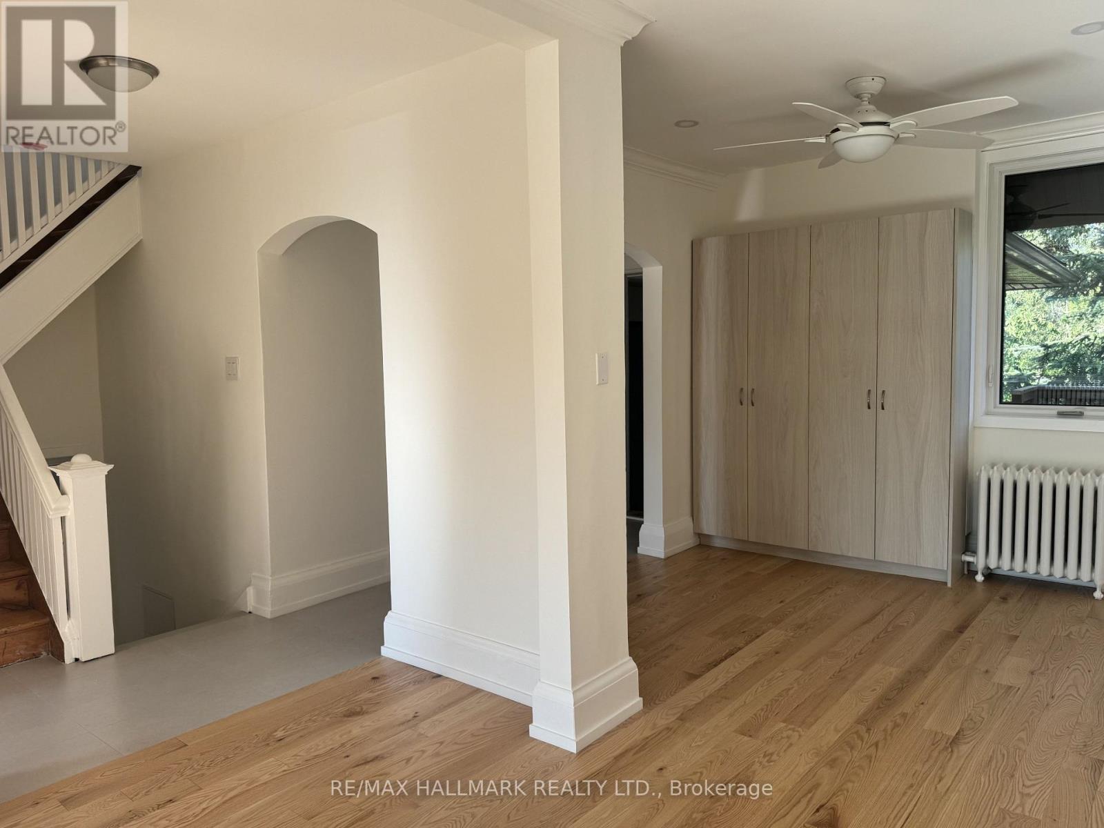 Upper - 553 Broadview Avenue, Toronto, Ontario  M4K 2N7 - Photo 10 - E13629028