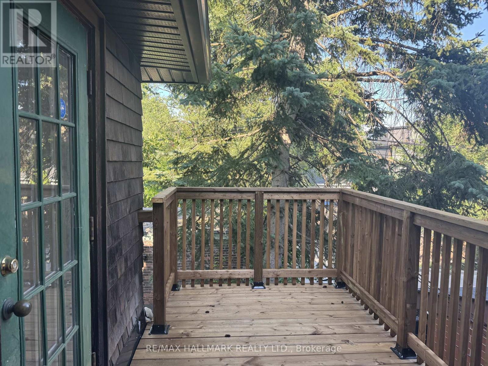 Upper - 553 Broadview Avenue, Toronto, Ontario  M4K 2N7 - Photo 17 - E13629028