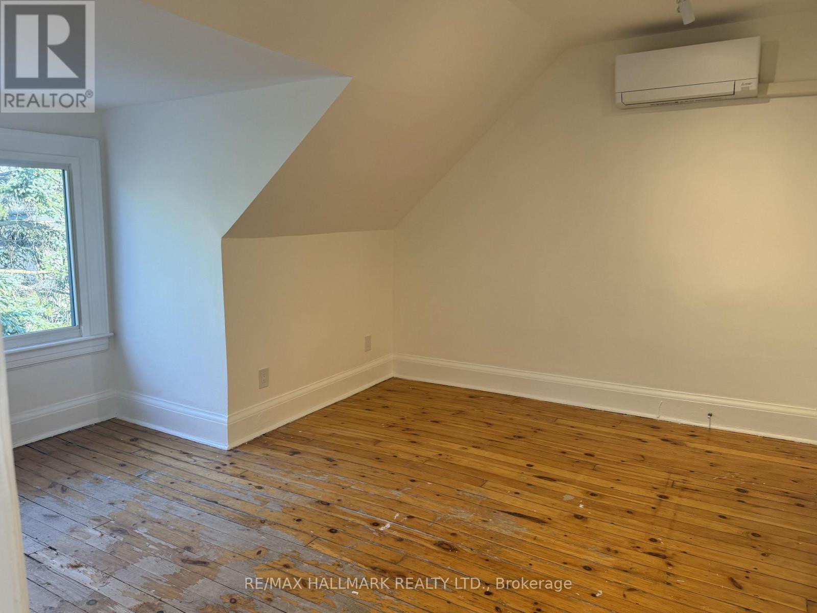 Upper - 553 Broadview Avenue, Toronto, Ontario  M4K 2N7 - Photo 24 - E13629028