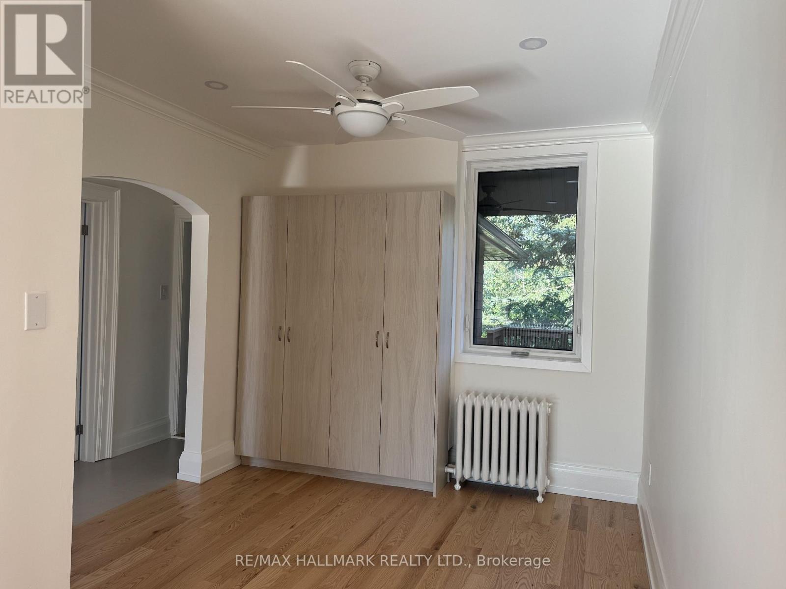 Upper - 553 Broadview Avenue, Toronto, Ontario  M4K 2N7 - Photo 8 - E13629028