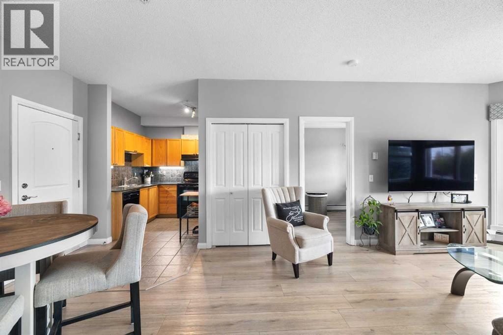 220, 8 Prestwick Pond Terrace Se, Calgary, Alberta  T2Z 4P3 - Photo 9 - A2324707