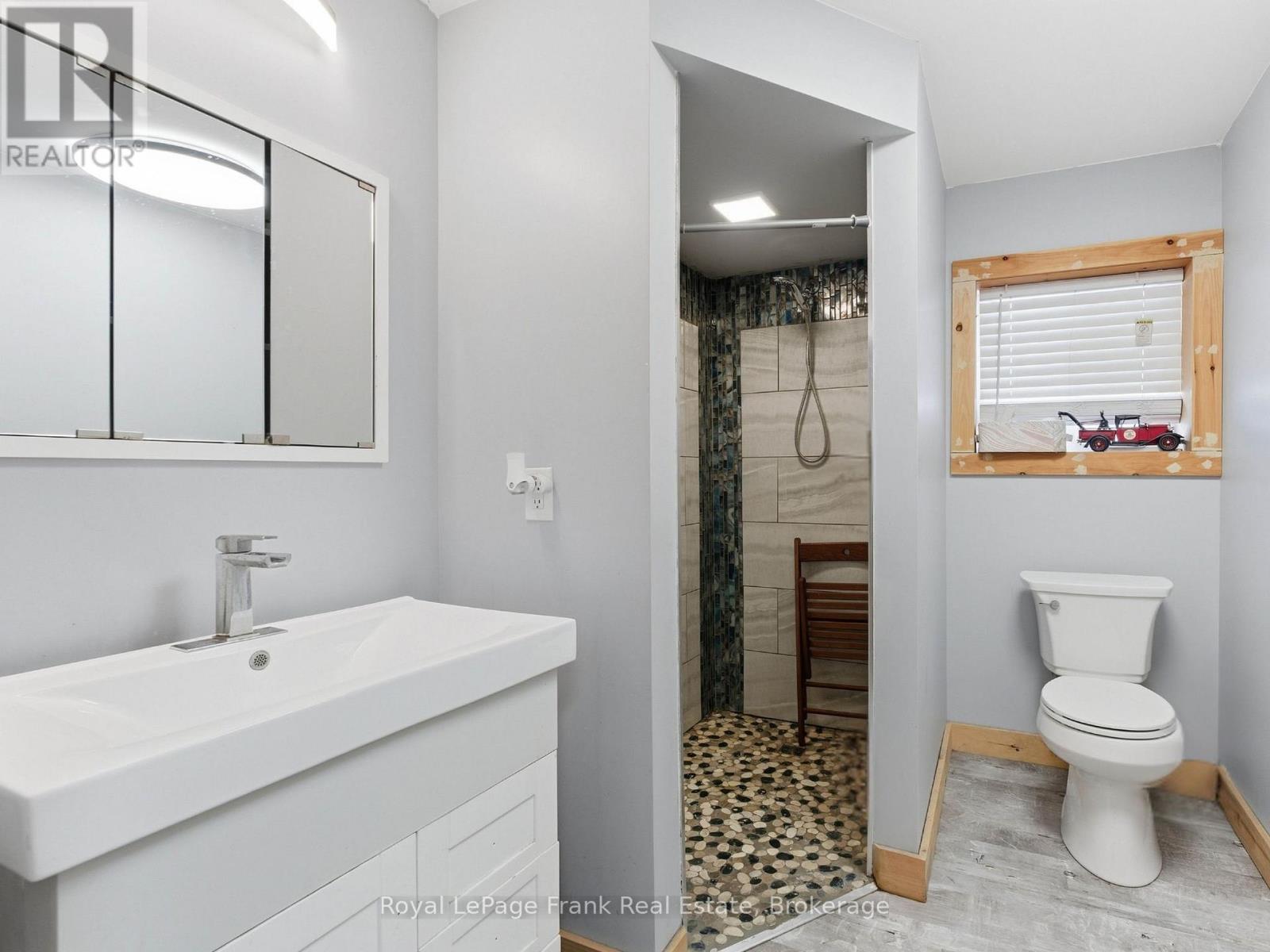 241 Bellevue Drive, Quinte West, Ontario  K8N 4Z5 - Photo 40 - X13629016