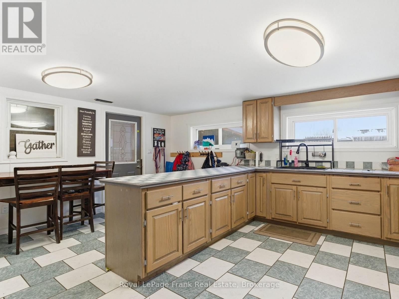 241 Bellevue Drive, Quinte West, Ontario  K8N 4Z5 - Photo 7 - X13629016