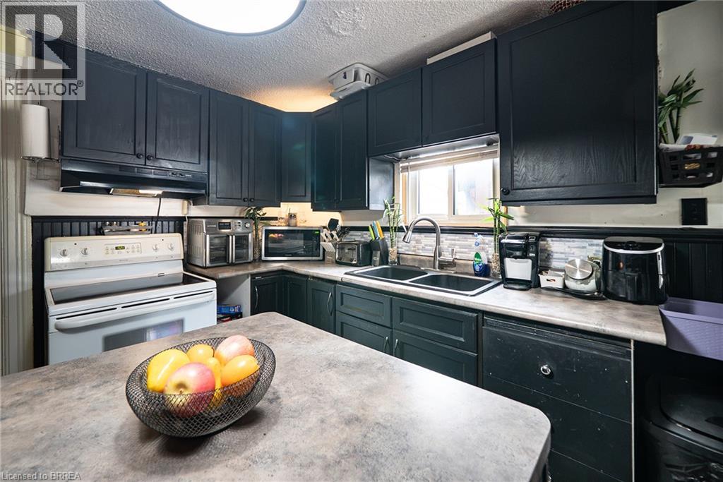 78 Arthur Street, Brantford, Ontario  N3S 3H8 - Photo 3 - 40851057