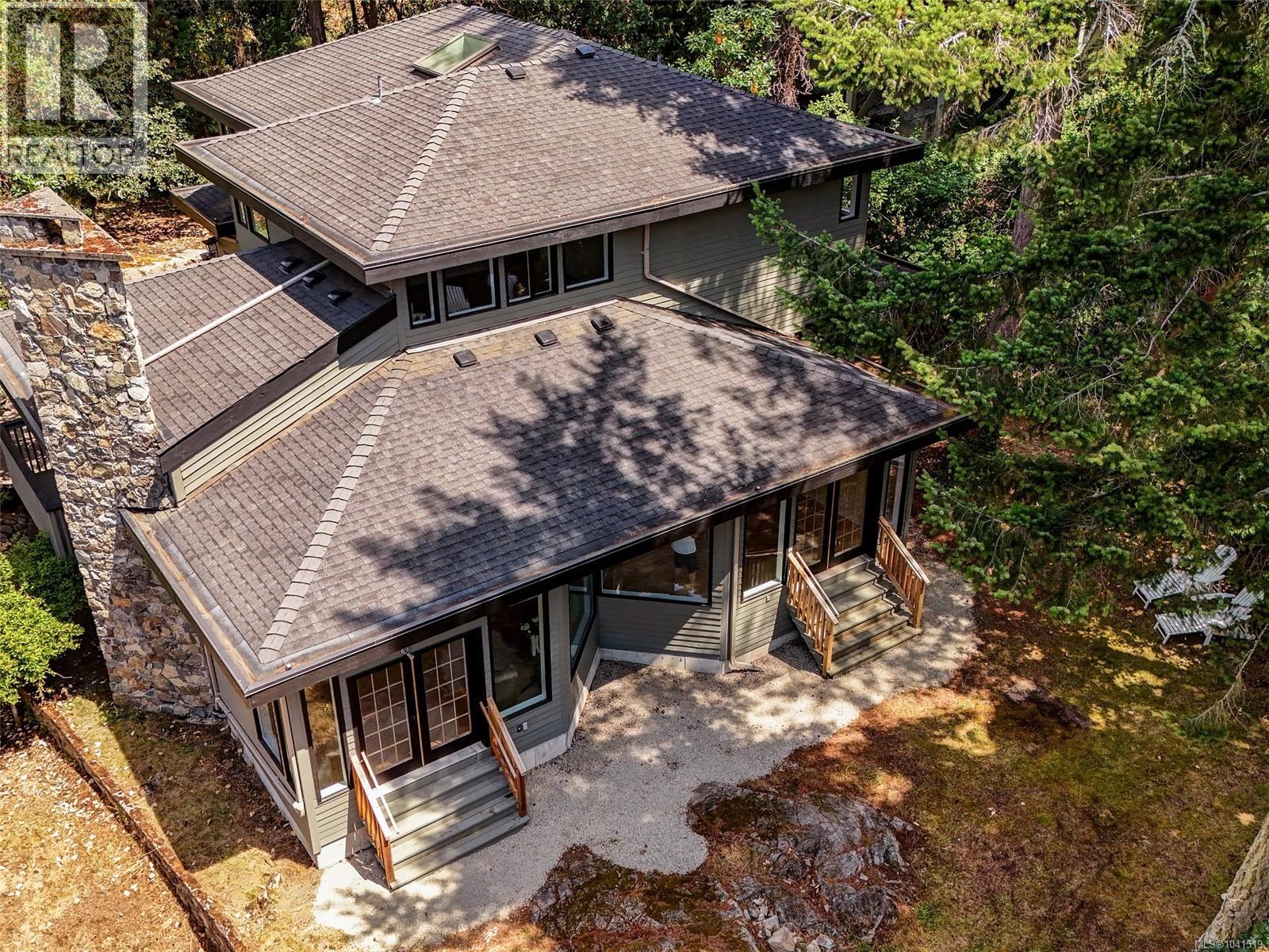 2745 Green Vale Ave, Saanich, British Columbia