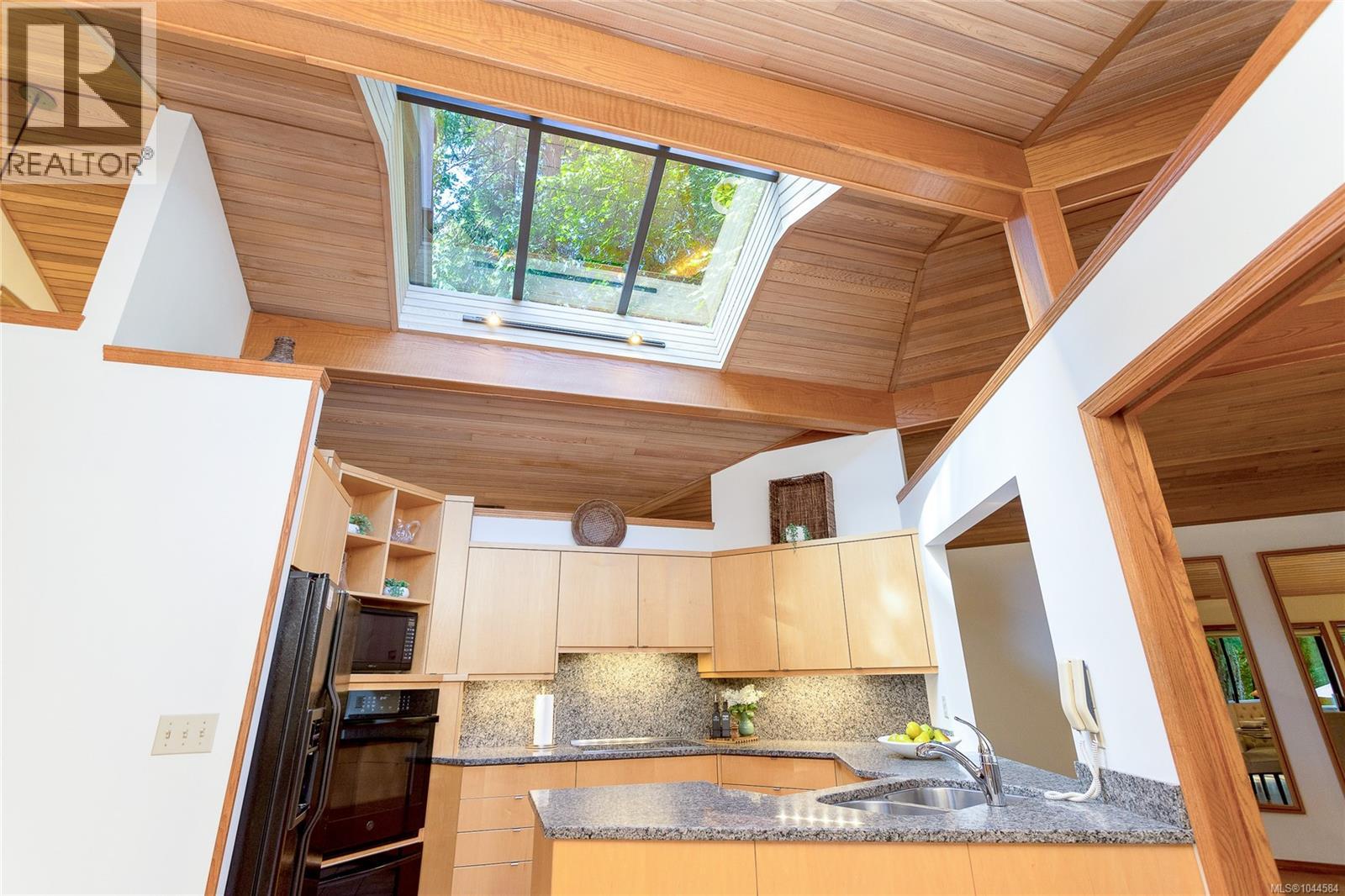 1015 Kentwood Pl, Saanich, British Columbia  V8Y 2R2 - Photo 22 - 1044584