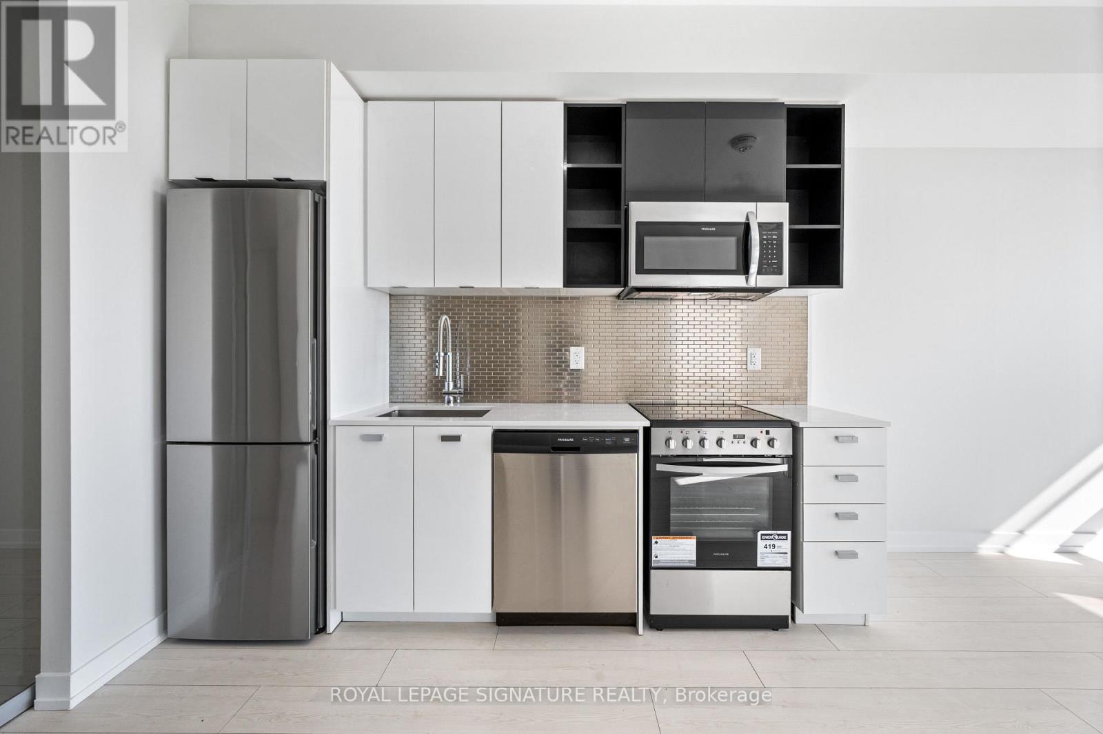 710 - 10 De Boers Drive E, Toronto, Ontario  M3J 0L6 - Photo 5 - W13620306