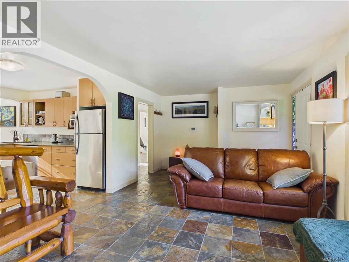 1638 Whiffin Spit Rd, Sooke, British Columbia  V9Z 0T8 - Photo 16 - 1044258