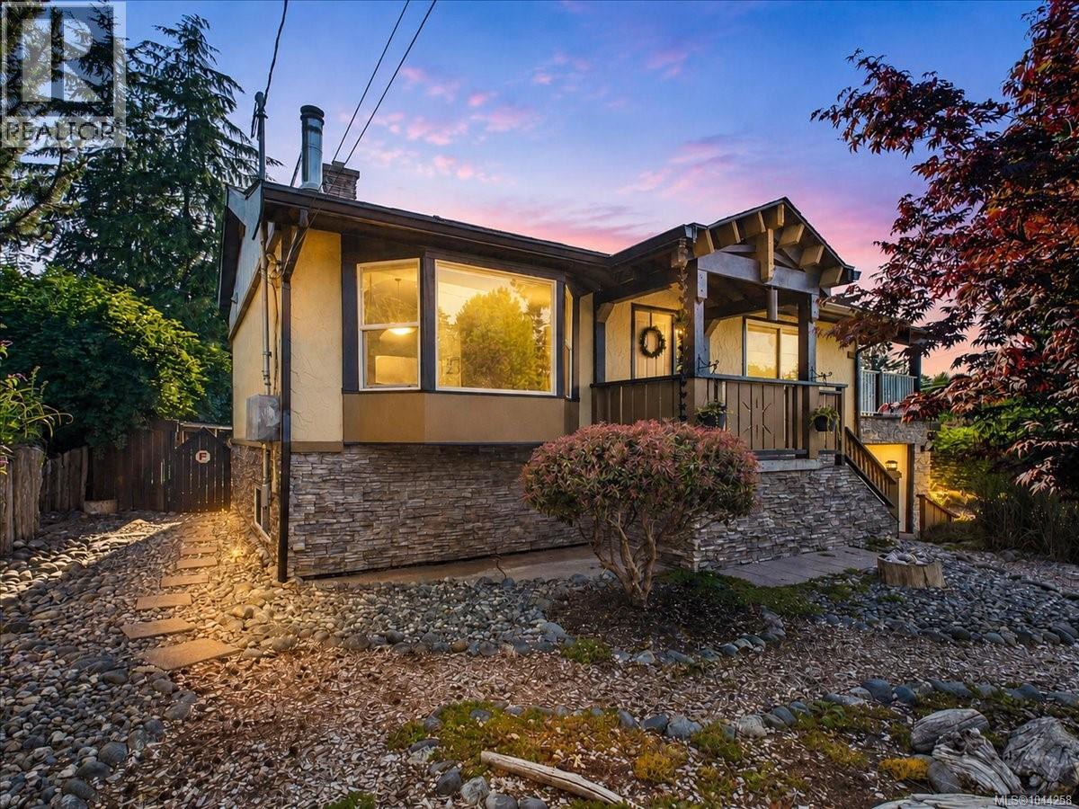 1638 Whiffin Spit Rd, Sooke, British Columbia