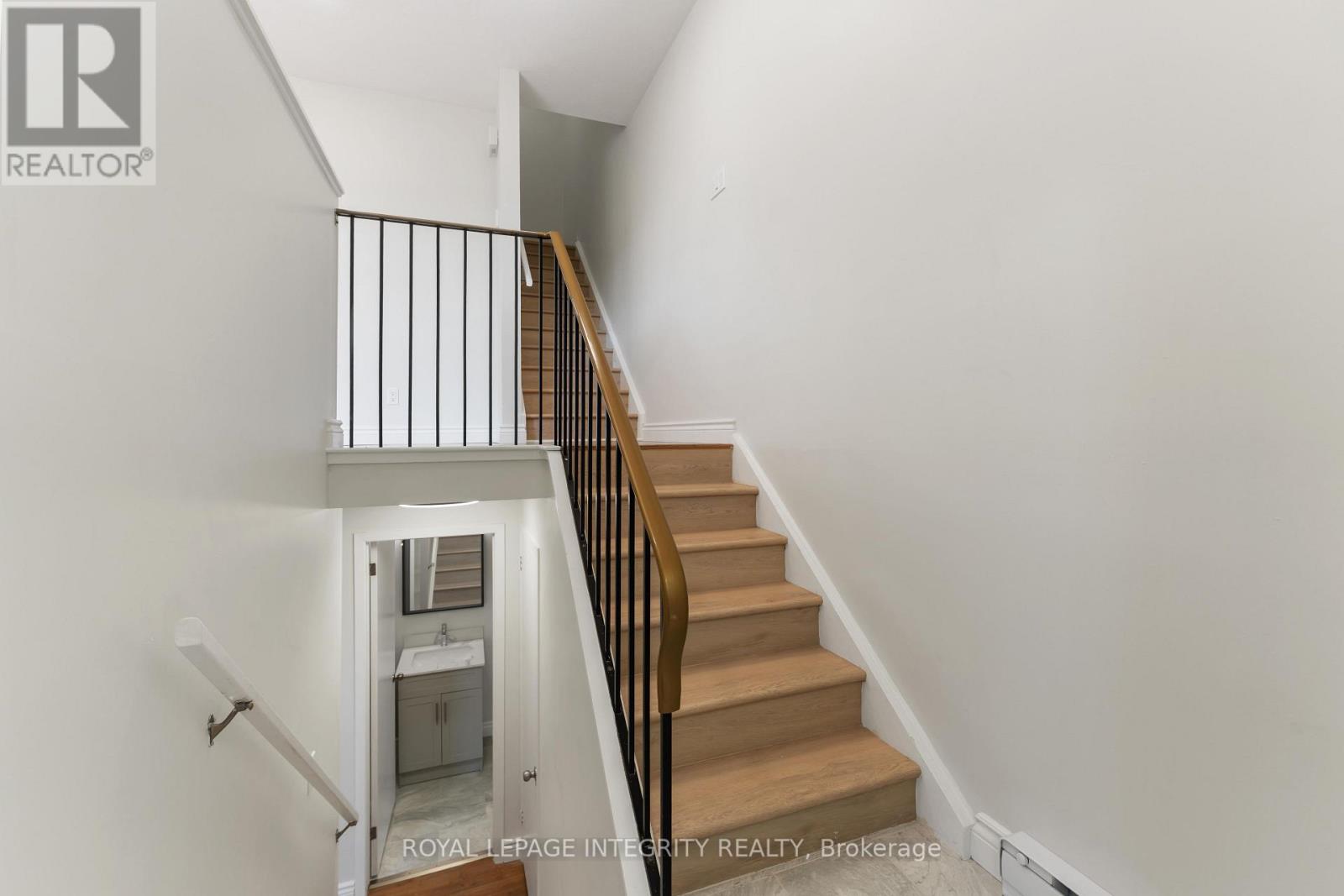 5 Banner Road, Ottawa, Ontario K2H 8T3 - Photo 4 - X13629070