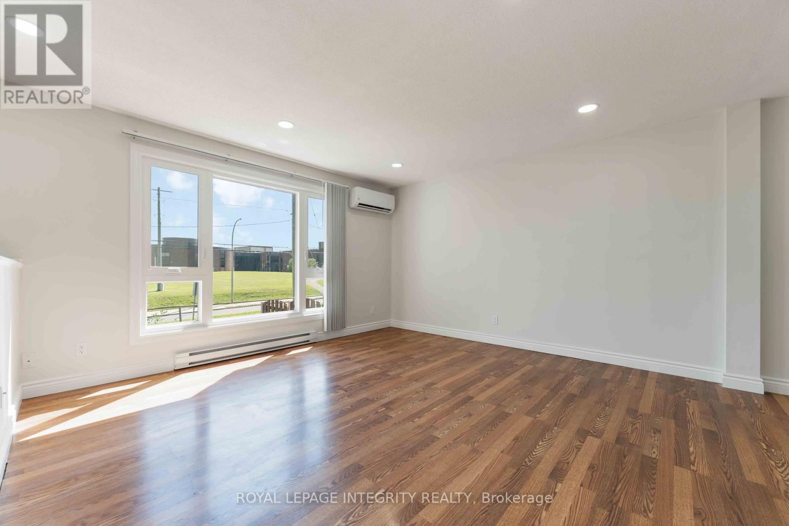 5 Banner Road, Ottawa, Ontario K2H 8T3 - Photo 6 - X13629070