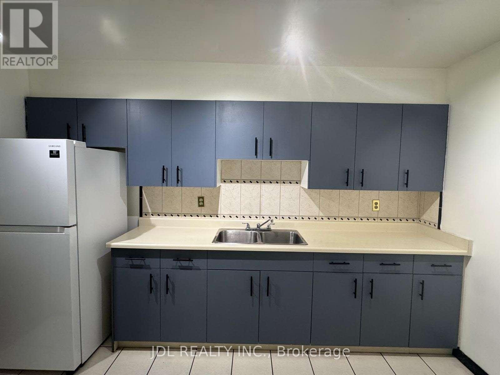 1807 - 85 Emmett Avenue, Toronto, Ontario  M6M 2E6 - Photo 10 - W13627986