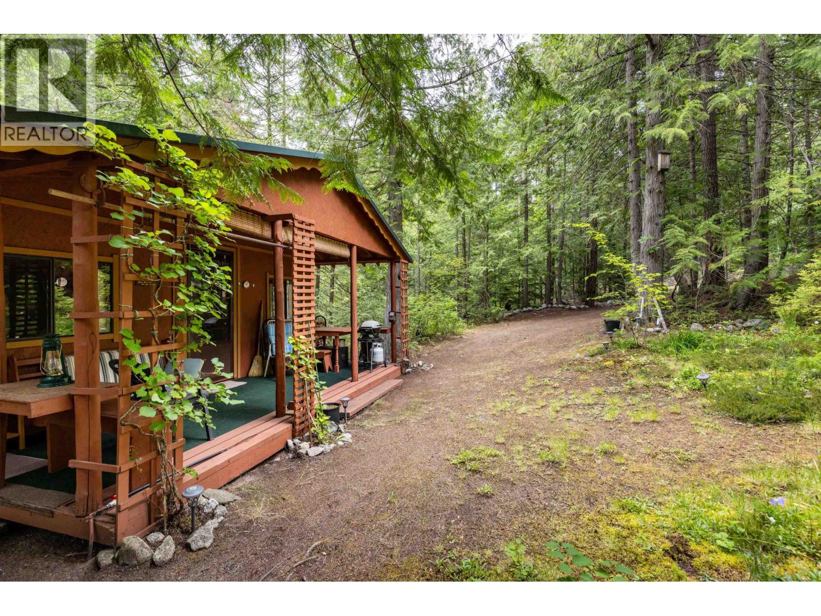 9540 Pemberton Portage Road, Pemberton, British Columbia  V0N 2L1 - Photo 2 - R3151821