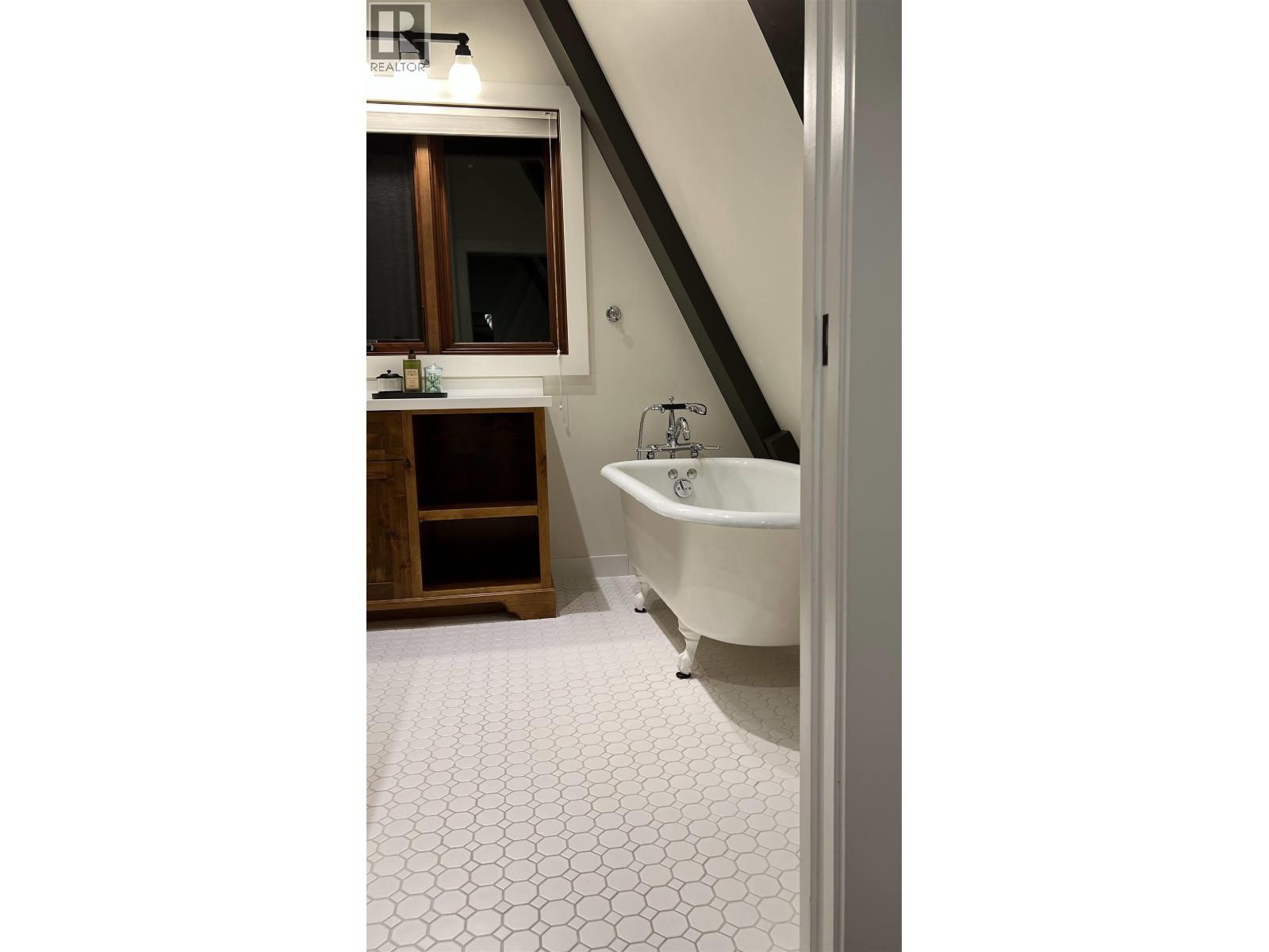 7102 Nesters Road, Whistler, British Columbia  V8E 0E2 - Photo 12 - R3151823