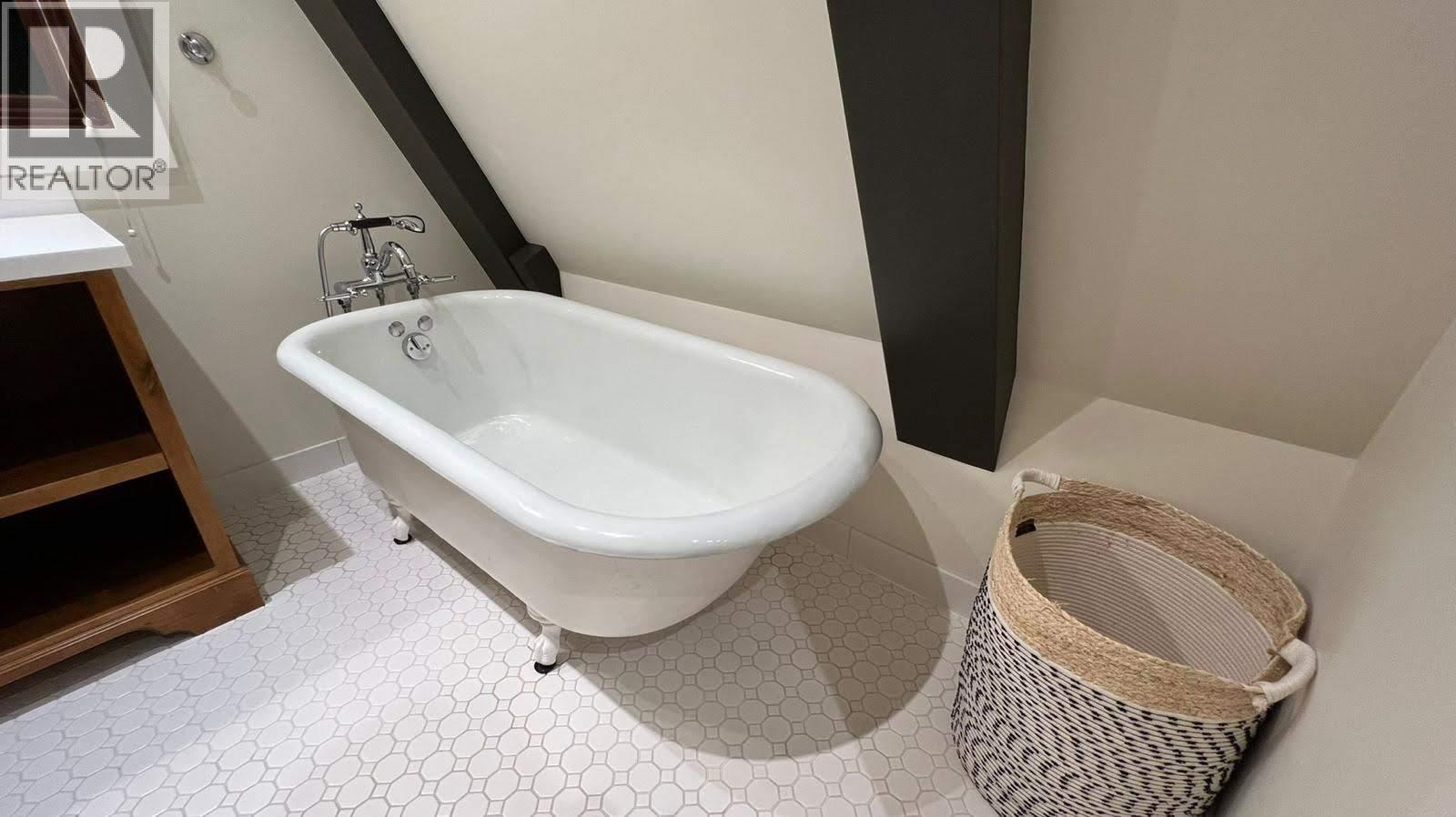 7102 Nesters Road, Whistler, British Columbia  V8E 0E2 - Photo 14 - R3151823