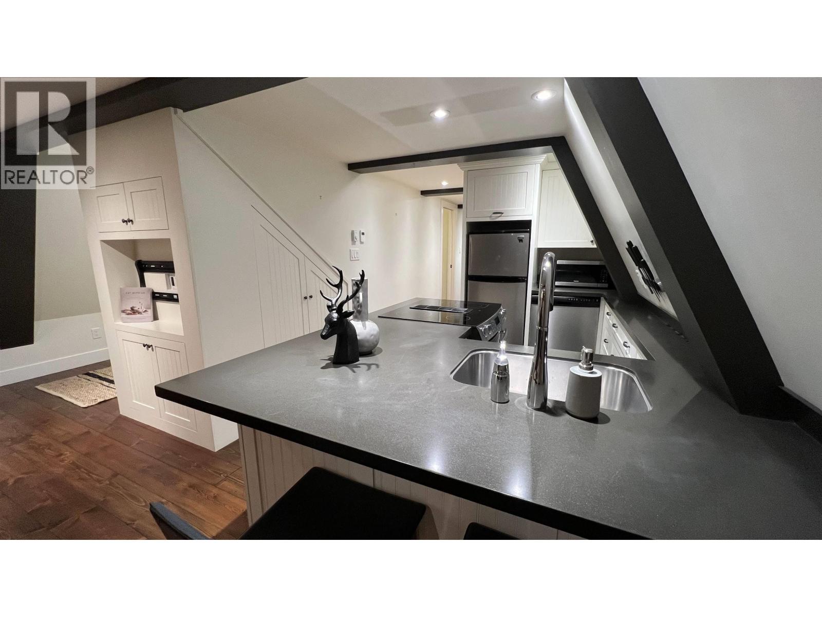 7102 Nesters Road, Whistler, British Columbia  V8E 0E2 - Photo 4 - R3151823