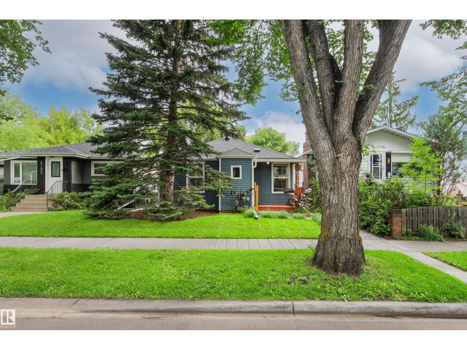 8748 80 Av NW, Edmonton, Alberta  T6C 0T5 - Photo 2 - E4501777