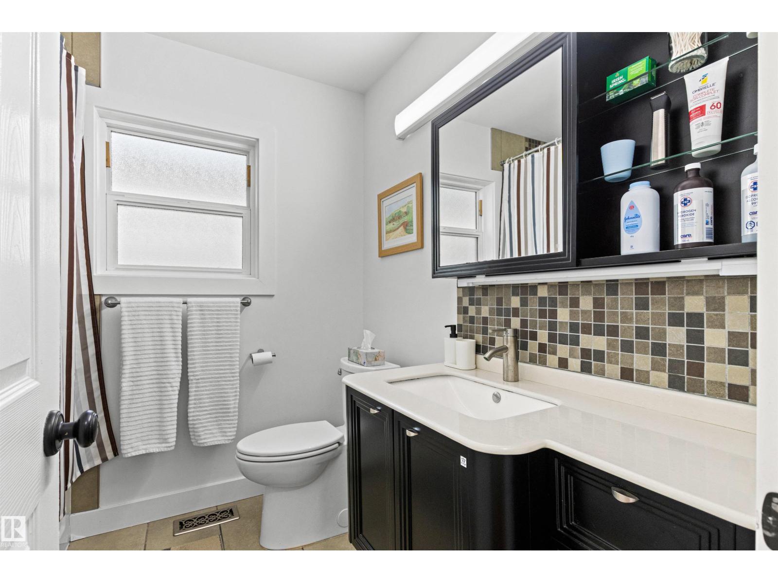 8748 80 Av NW, Edmonton, Alberta  T6C 0T5 - Photo 24 - E4501777
