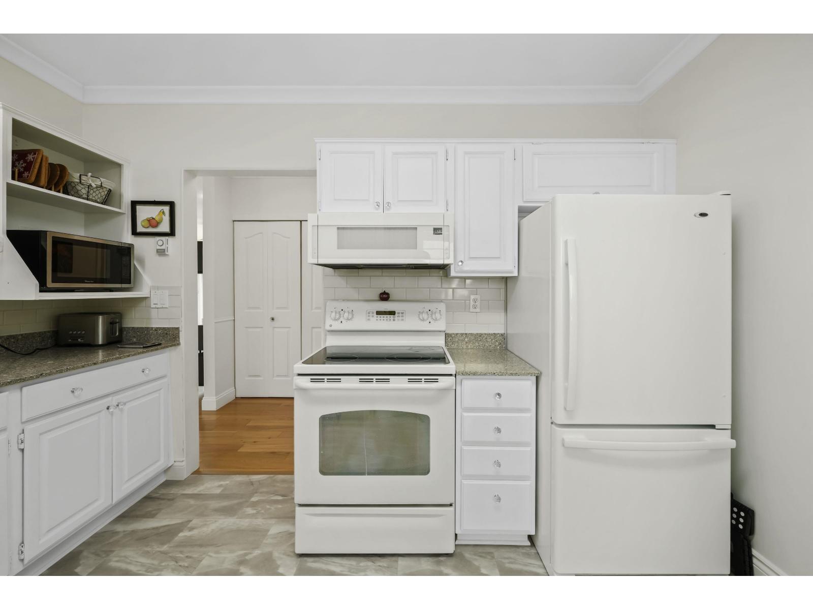 201 1255 Best Street, White Rock, British Columbia  V4B 4E1 - Photo 17 - R3141417