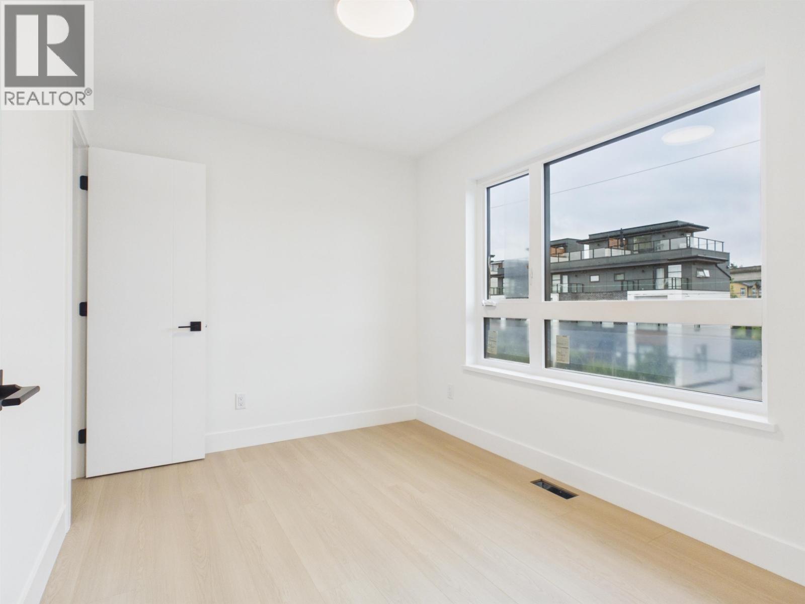 1 6118 Irmin Street, Burnaby, British Columbia V5J 4W2 - Photo 13 - R3142660