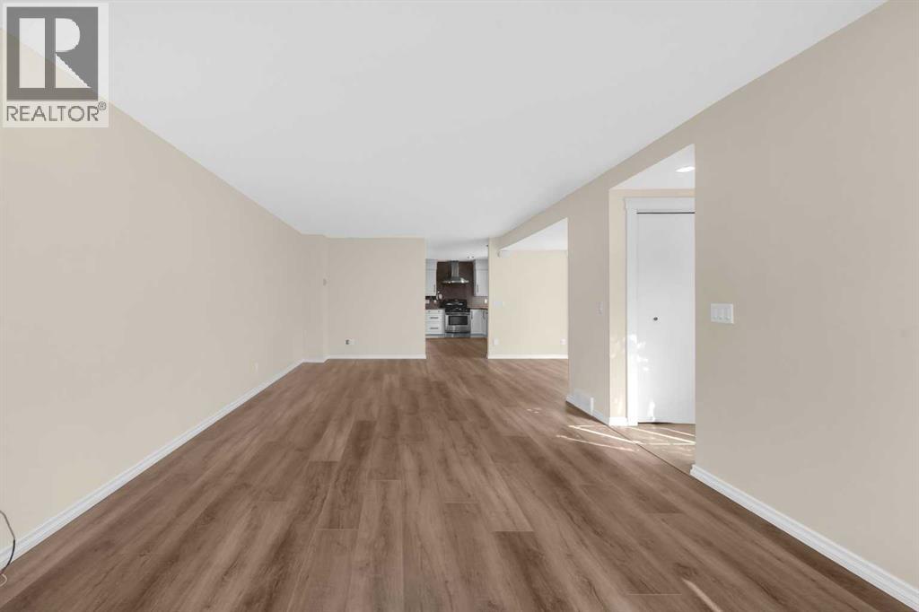 15 Ranch Glen Drive Nw, Calgary, Alberta  T3G 1T2 - Photo 6 - A2326311