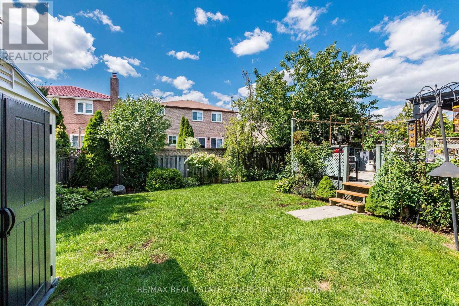 1571 Meadowfield Crescent, Mississauga, Ontario  L5M 4T4 - Photo 33 - W13603048