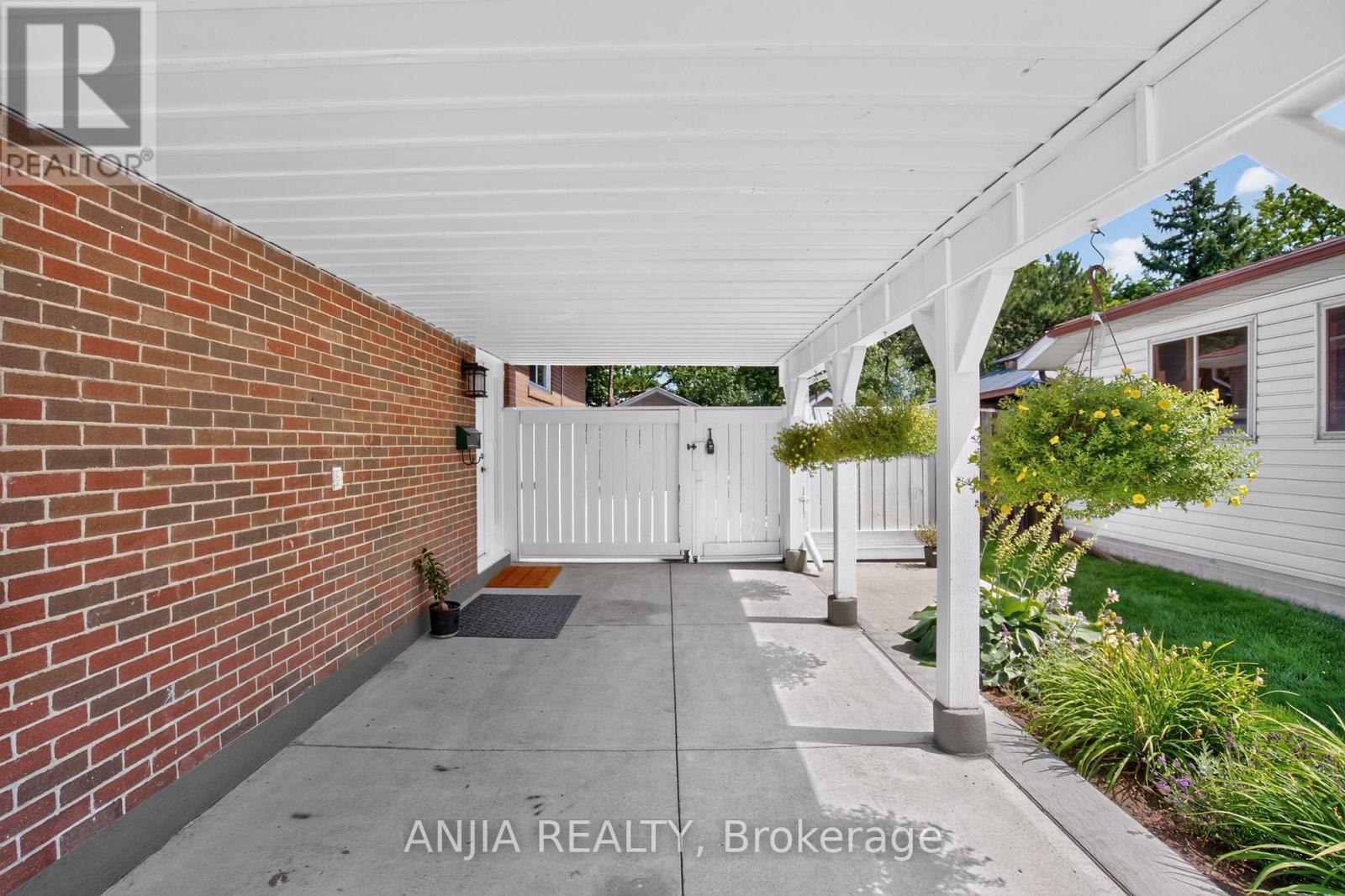 298 Bartley Bull Parkway, Brampton, Ontario  L6W 2L3 - Photo 5 - W13623470