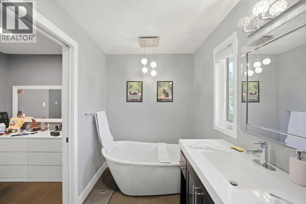 3912 40 Avenue NW, Calgary, Alberta  T3A 0W9 - Photo 17 - A2309998