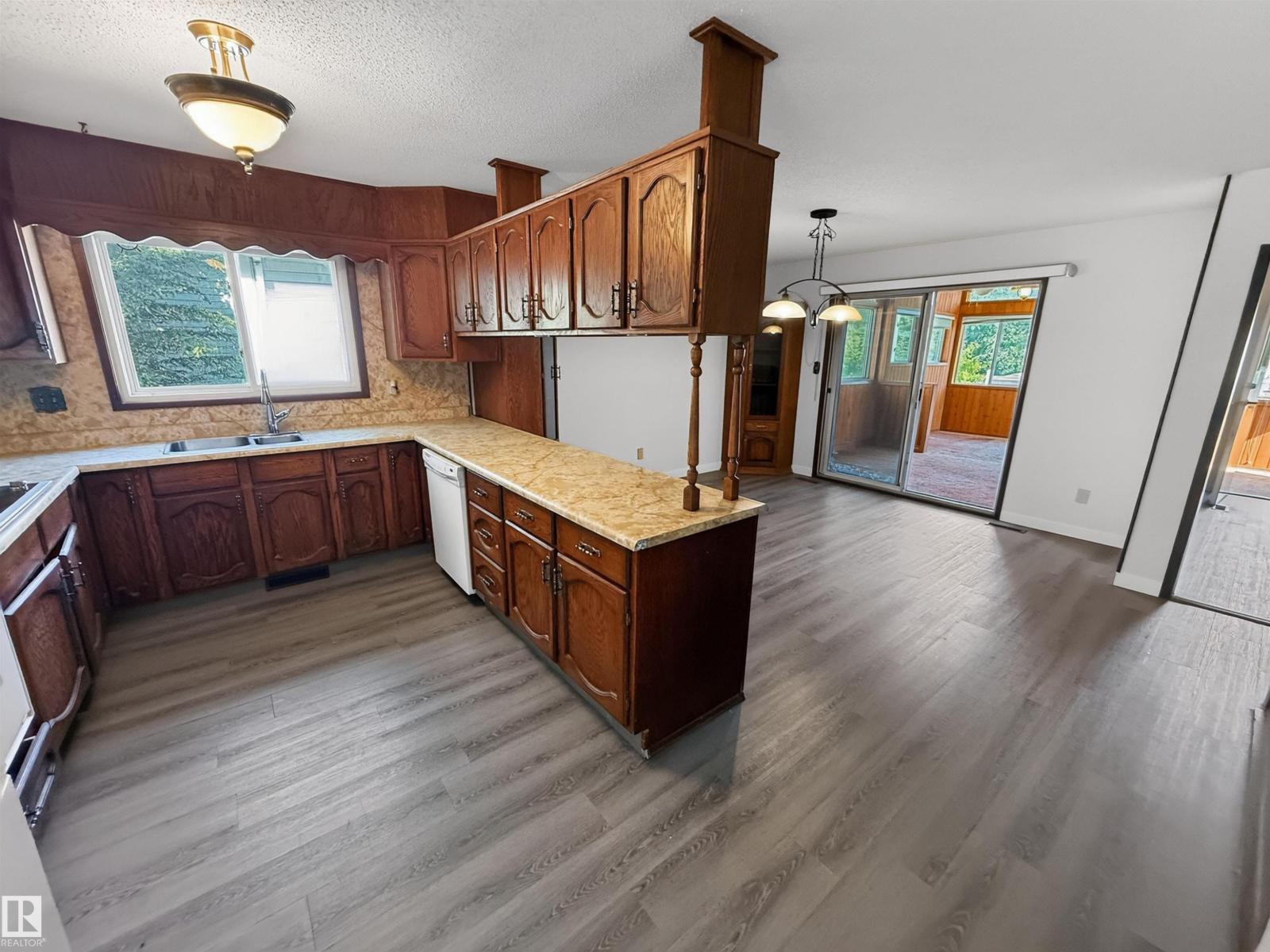 11327 25 Av NW, Edmonton, Alberta  T6J 5J1 - Photo 14 - E4501783