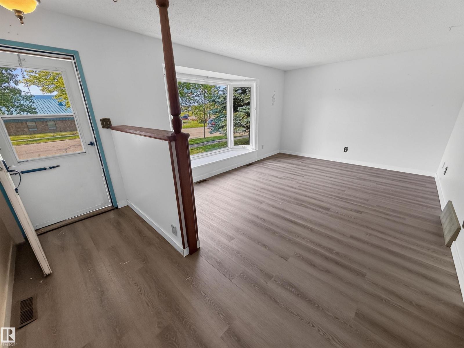 11327 25 Av NW, Edmonton, Alberta  T6J 5J1 - Photo 8 - E4501783